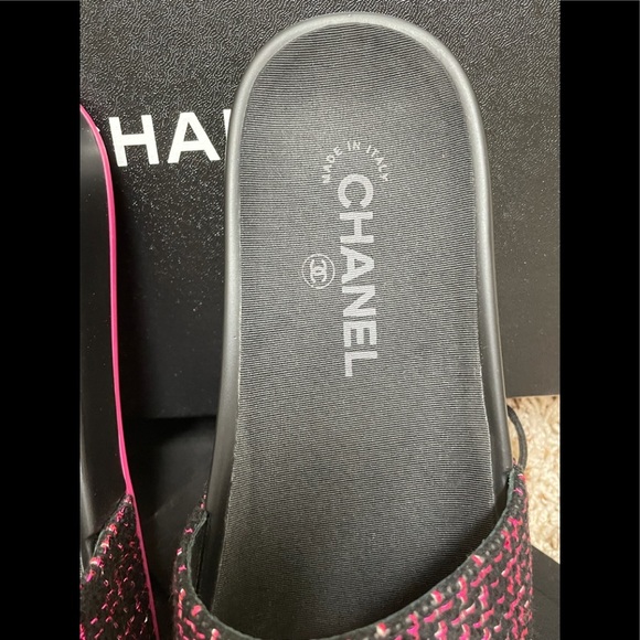 🖤💓Chanel Tweed Sandels 💓🖤 - Picture 5 of 11